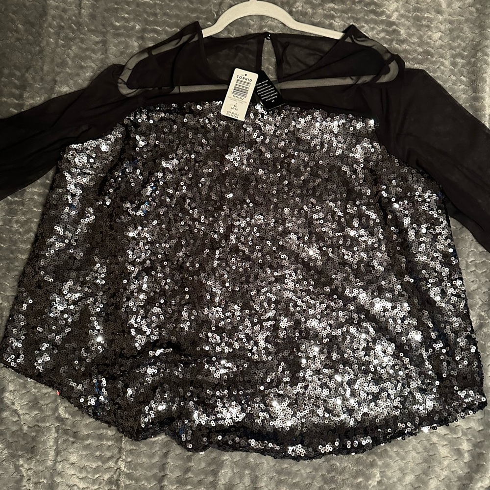 NWT Torrid Black and Silver Sequin Blouse